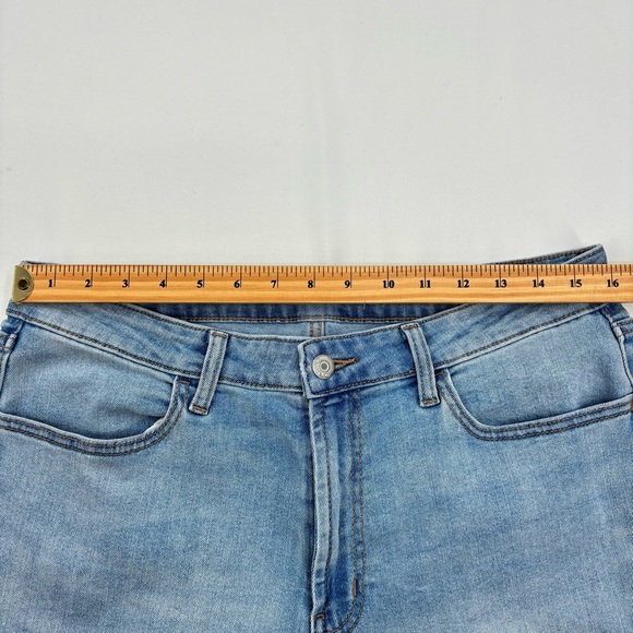 Old Navy High Rise Wow Loose Light Wash Blue denim Jeans Size 14 Short - Picture 6 of 13